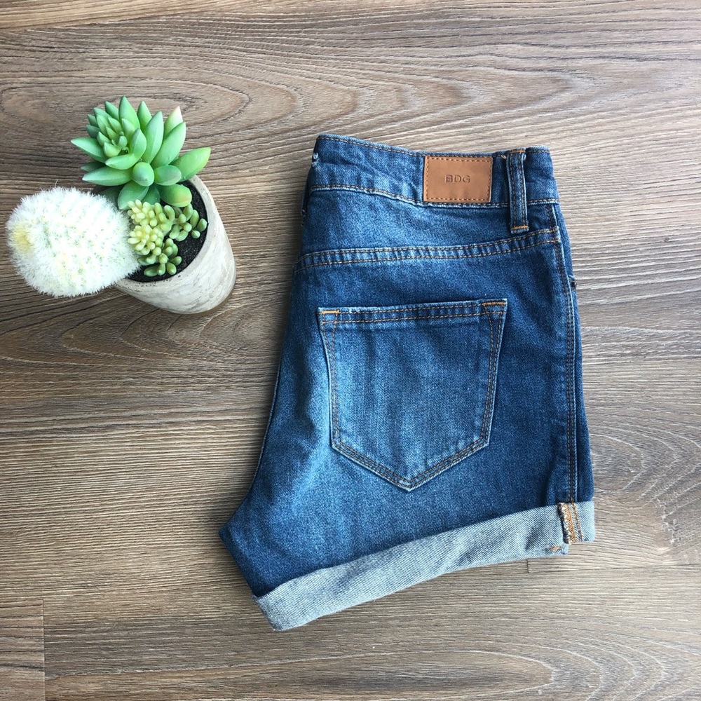 BDG Alexa Cuffed Denim Shorts